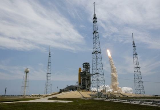 The Launch Complex 39B lightning protection system design at the Kennedy Space Center